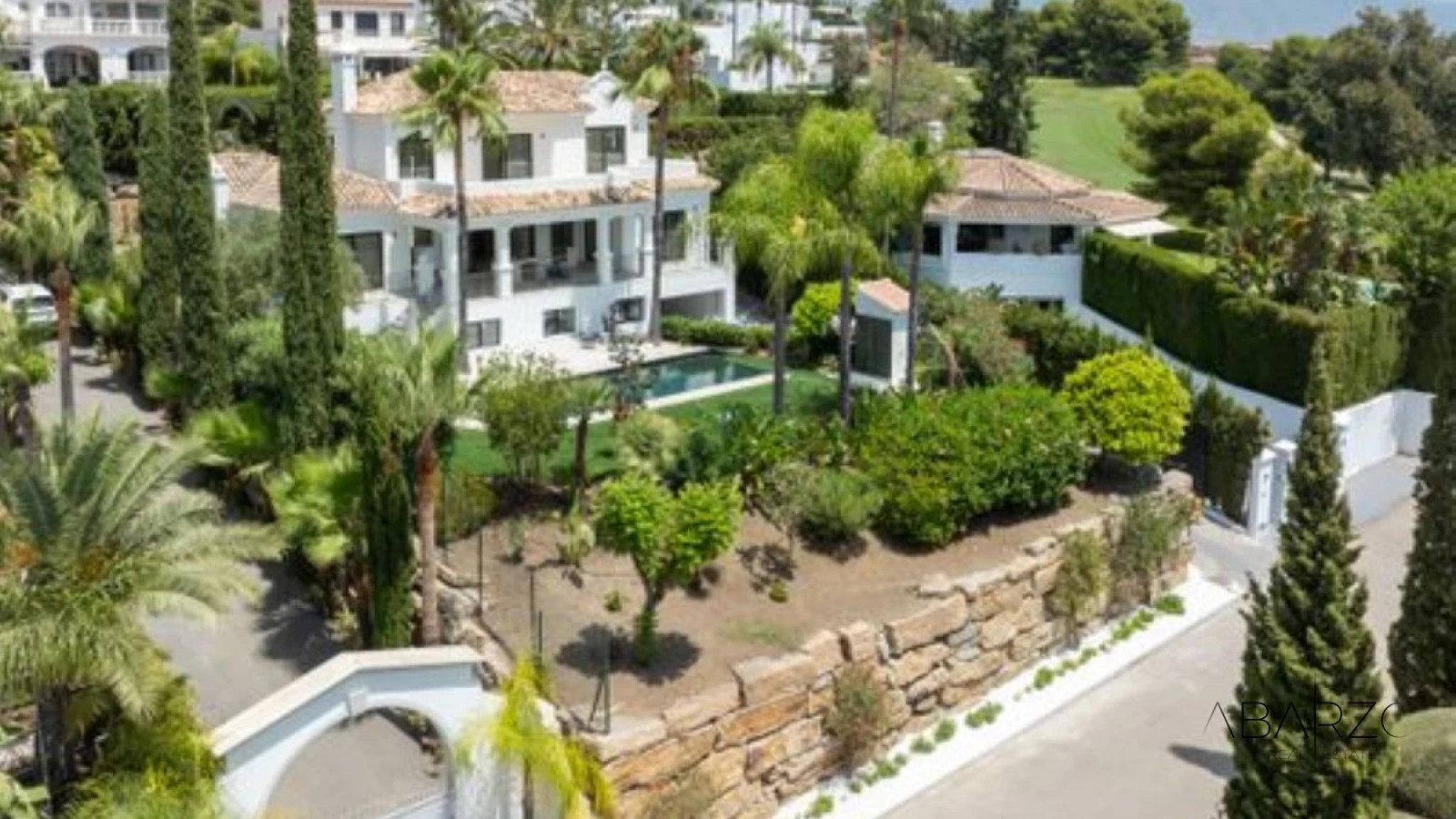 Villa de 6 dormitorios con terraza y garaje privado en ubicación privilegiada — interior, New Golden Mile, Estepona (20 of 22)