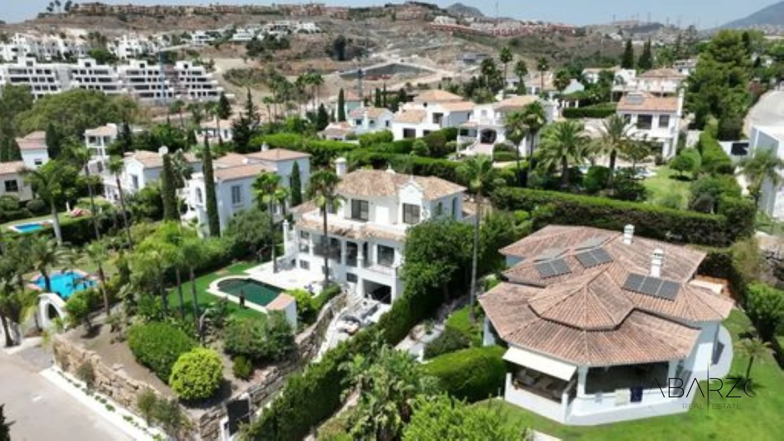 Villa de 6 dormitorios con terraza y garaje privado en ubicación privilegiada — interior, New Golden Mile, Estepona (21 of 22)