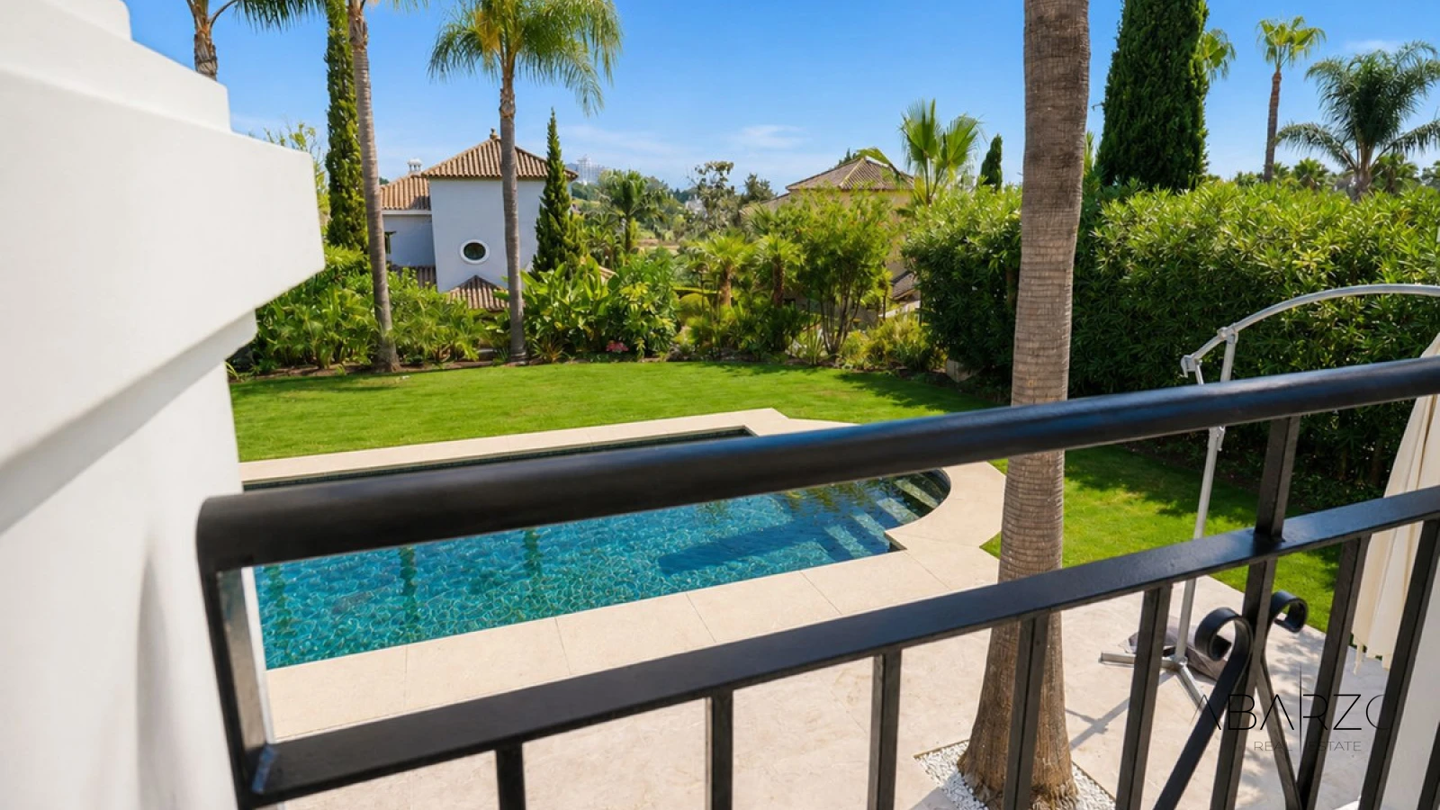 Villa de 6 dormitorios con terraza y garaje privado en ubicación privilegiada — interior, New Golden Mile, Estepona (4 of 22)