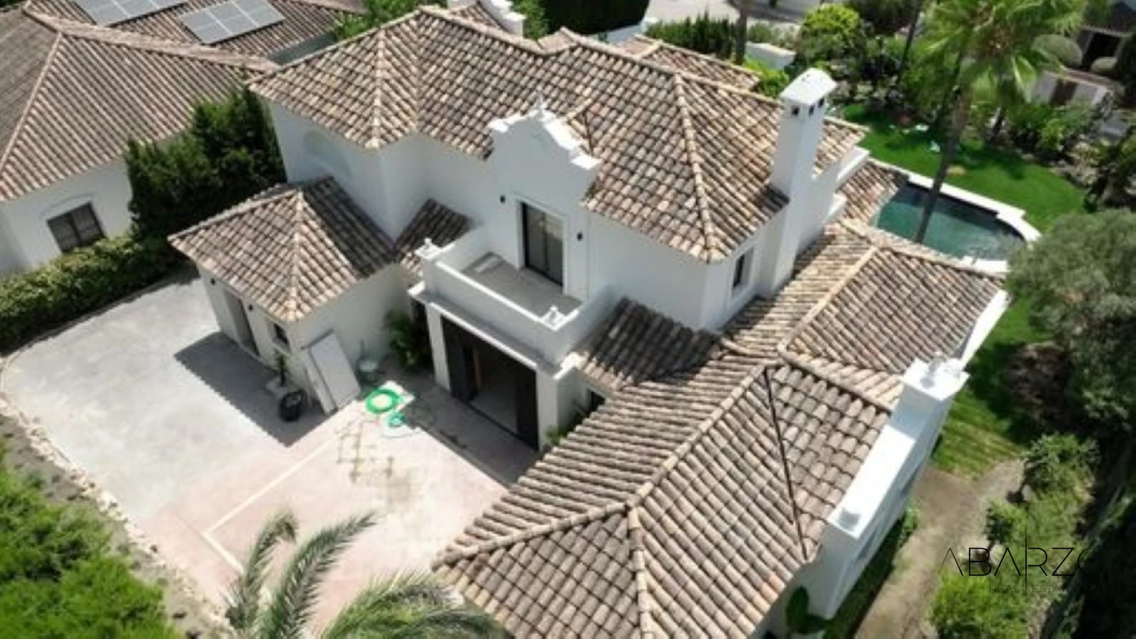 Villa de 6 dormitorios con terraza y garaje privado en ubicación privilegiada — interior, New Golden Mile, Estepona (17 of 22)