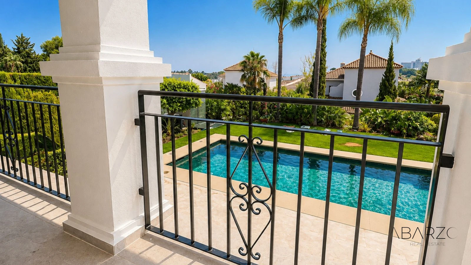 Villa de 6 dormitorios con terraza y garaje privado en ubicación privilegiada — interior, New Golden Mile, Estepona (3 of 22)