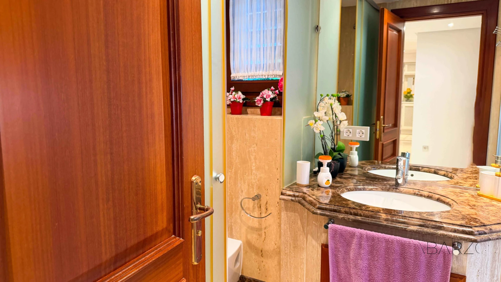 Magnificent beachfront apartment with panoramic sea views and private garden — interior, New Golden Mile, Estepona (36 of 59)