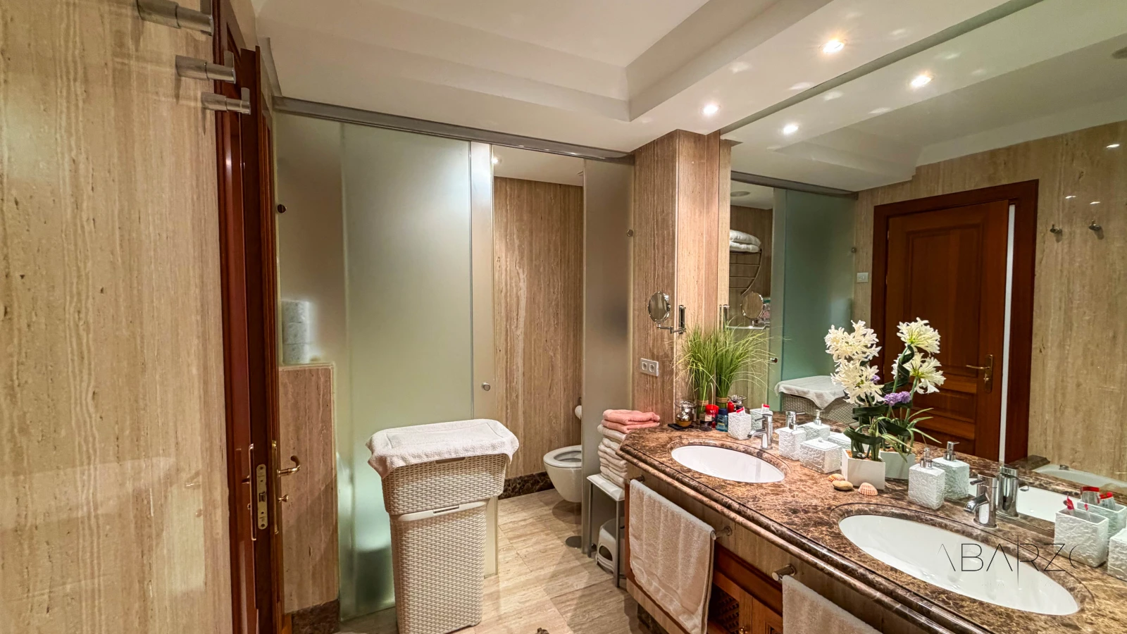 Magnificent beachfront apartment with panoramic sea views and private garden — interior, New Golden Mile, Estepona (20 of 59)