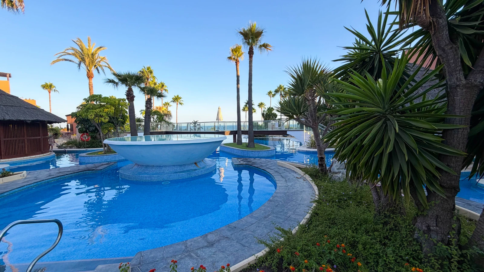 Magnificent beachfront apartment with panoramic sea views and private garden — interior, New Golden Mile, Estepona (52 of 59)