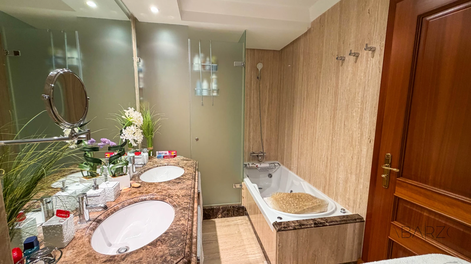 Magnificent beachfront apartment with panoramic sea views and private garden — interior, New Golden Mile, Estepona (18 of 59)