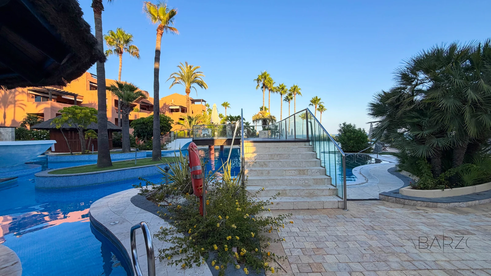 Magnificent beachfront apartment with panoramic sea views and private garden — interior, New Golden Mile, Estepona (56 of 59)
