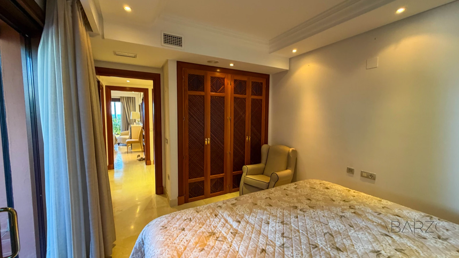 Magnificent beachfront apartment with panoramic sea views and private garden — interior, New Golden Mile, Estepona (29 of 59)