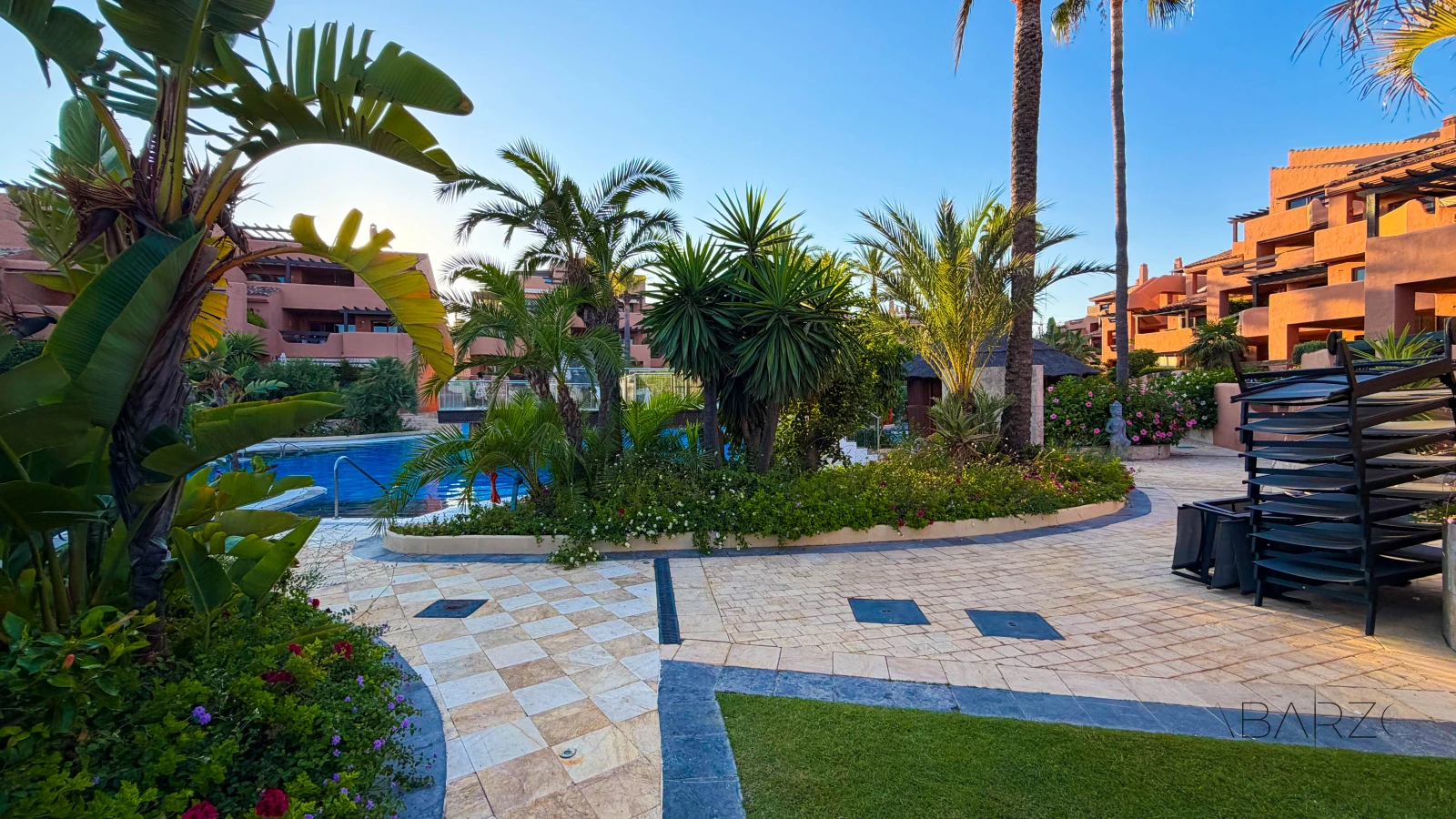 Magnificent beachfront apartment with panoramic sea views and private garden — interior, New Golden Mile, Estepona (8 of 59)