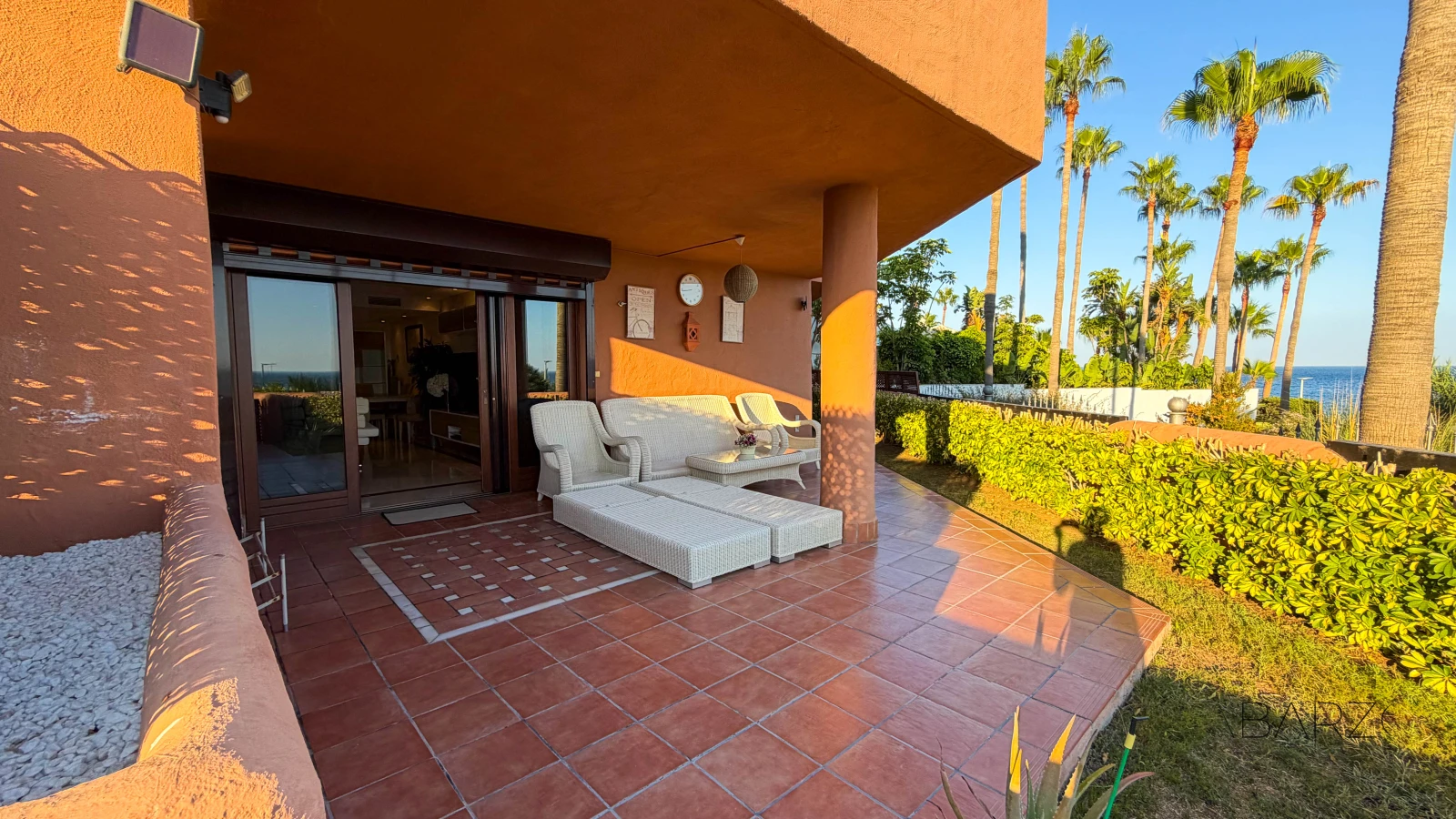 Magnificent beachfront apartment with panoramic sea views and private garden — interior, New Golden Mile, Estepona (45 of 59)