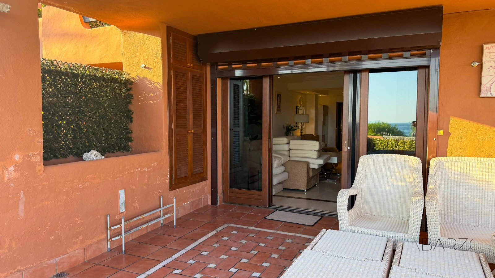 Magnificent beachfront apartment with panoramic sea views and private garden — interior, New Golden Mile, Estepona (41 of 59)