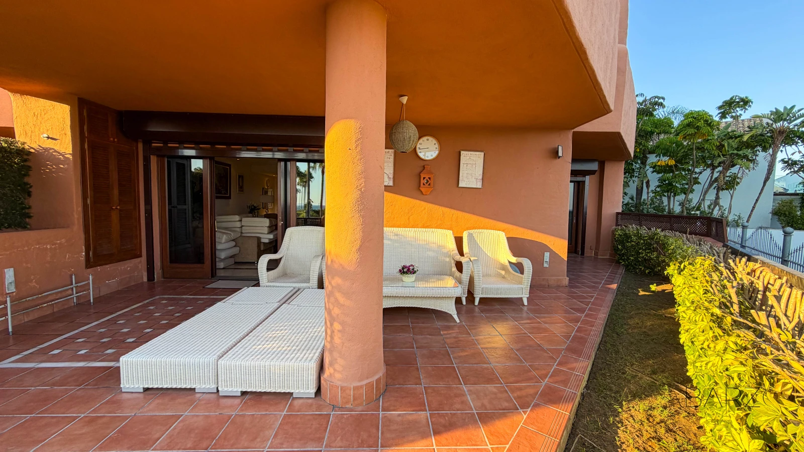 Magnificent beachfront apartment with panoramic sea views and private garden — interior, New Golden Mile, Estepona (40 of 59)