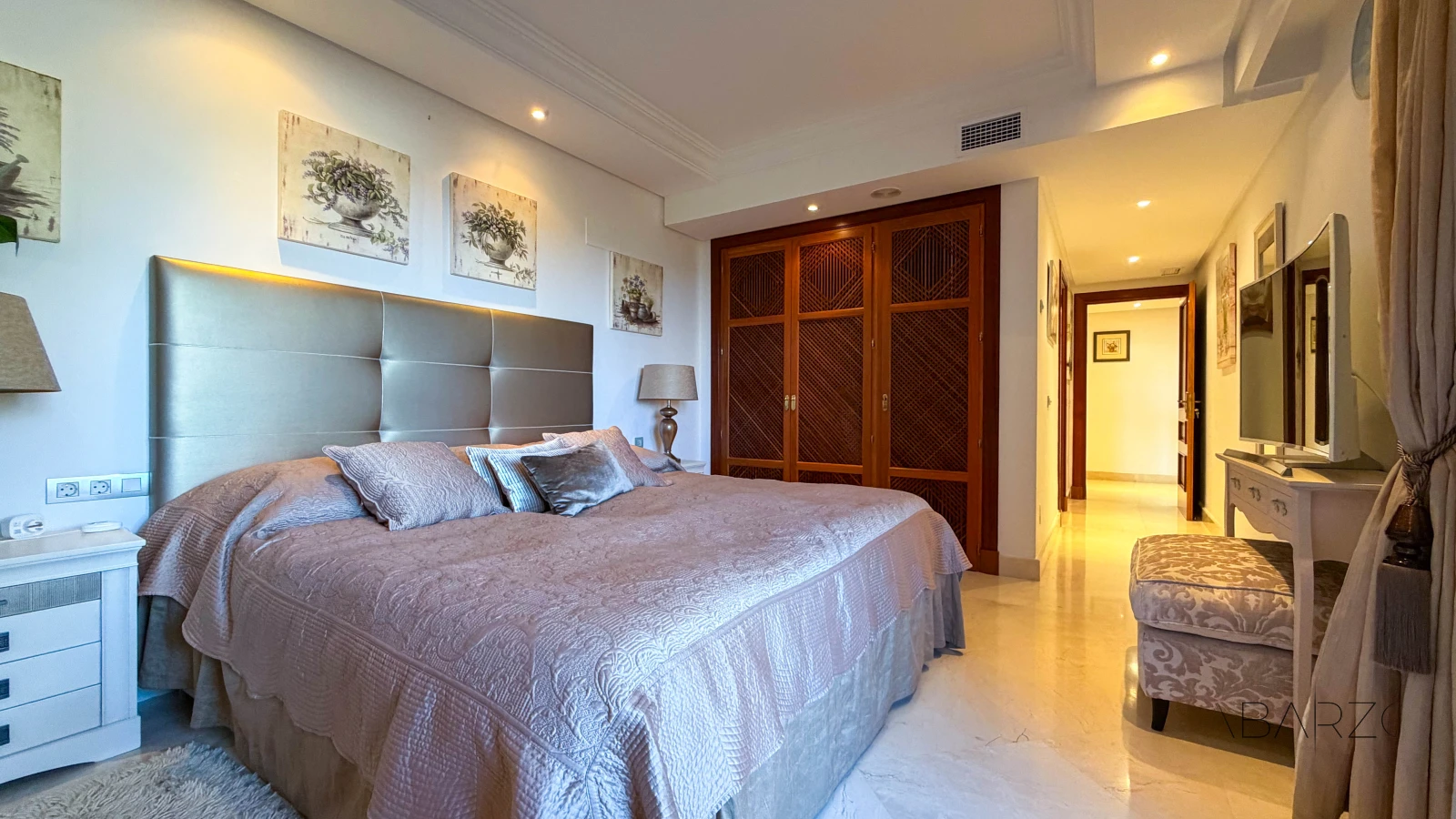 Magnificent beachfront apartment with panoramic sea views and private garden — interior, New Golden Mile, Estepona (14 of 59)