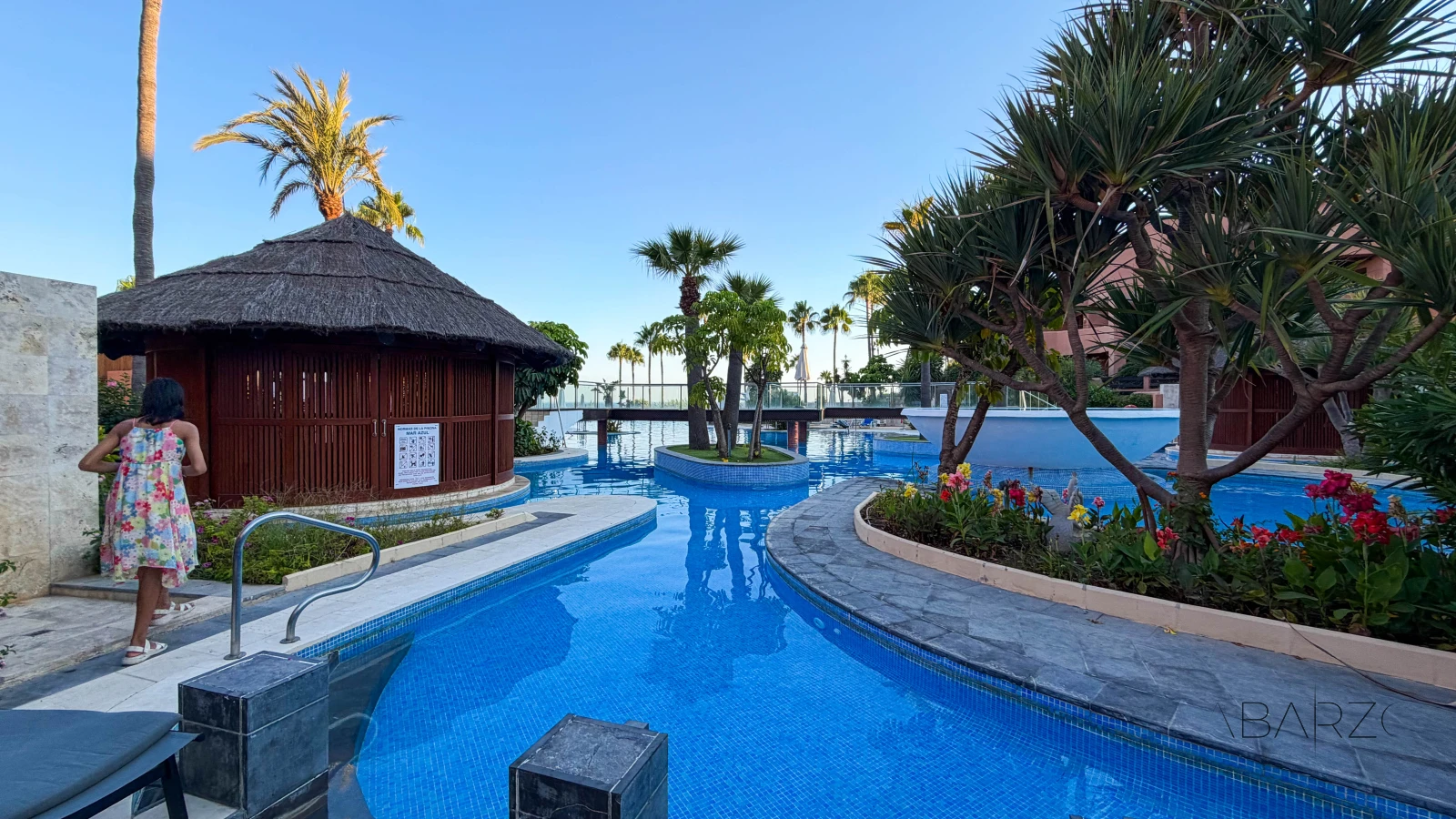Magnificent beachfront apartment with panoramic sea views and private garden — interior, New Golden Mile, Estepona (6 of 59)
