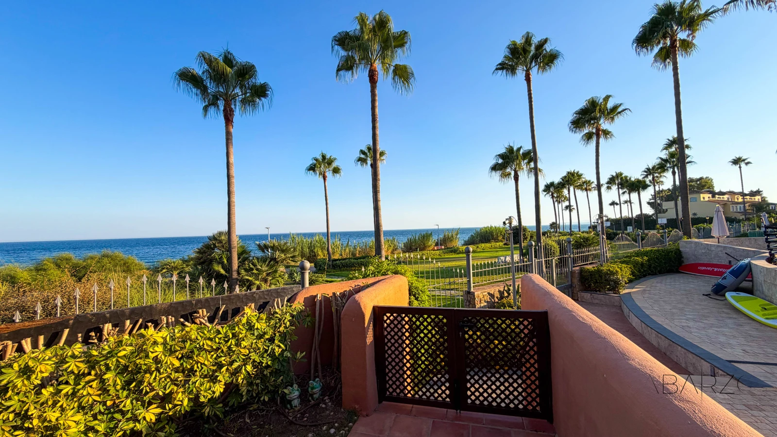 Magnificent beachfront apartment with panoramic sea views and private garden — interior, New Golden Mile, Estepona (48 of 59)