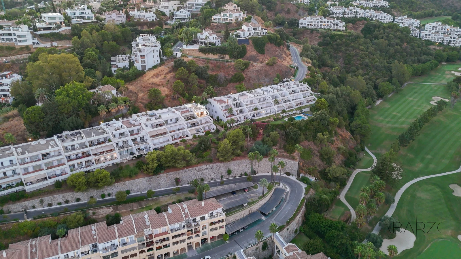 Corner penthouse in Marbella with large terrace and sea and mountain views — interior, La Quinta, Benahavís (33 of 40)