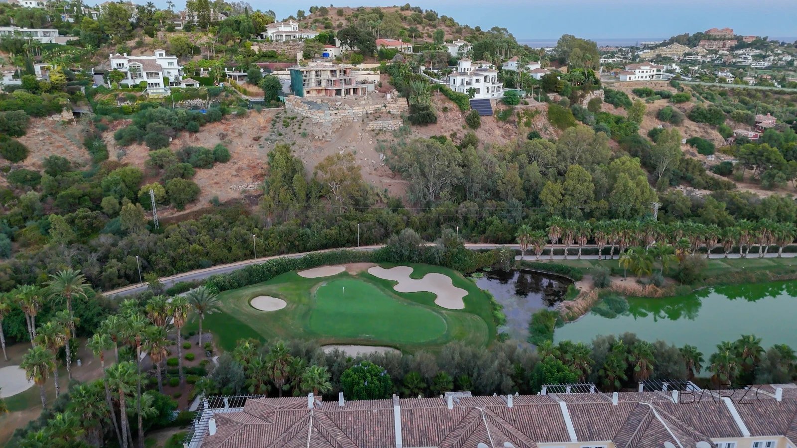 Corner penthouse in Marbella with large terrace and sea and mountain views — interior, La Quinta, Benahavís (34 of 40)