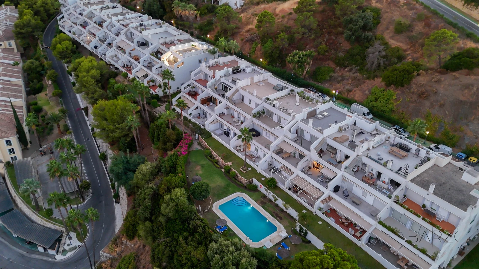 Corner penthouse in Marbella with large terrace and sea and mountain views — interior, La Quinta, Benahavís (5 of 40)