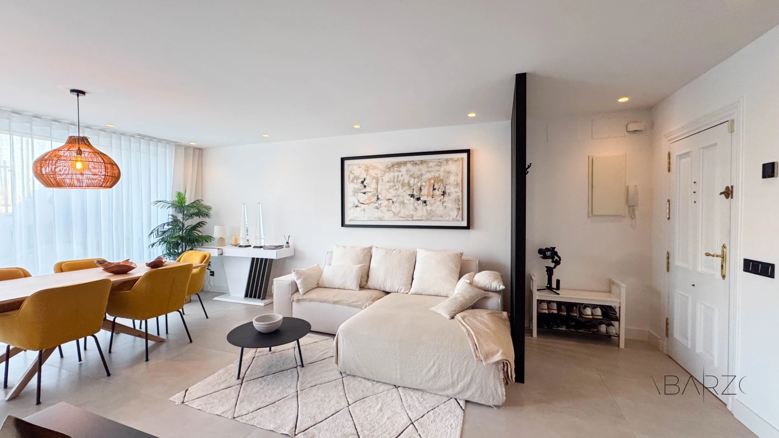 Corner penthouse in Marbella with large terrace and sea and mountain views — interior, La Quinta, Benahavís (7 of 40)