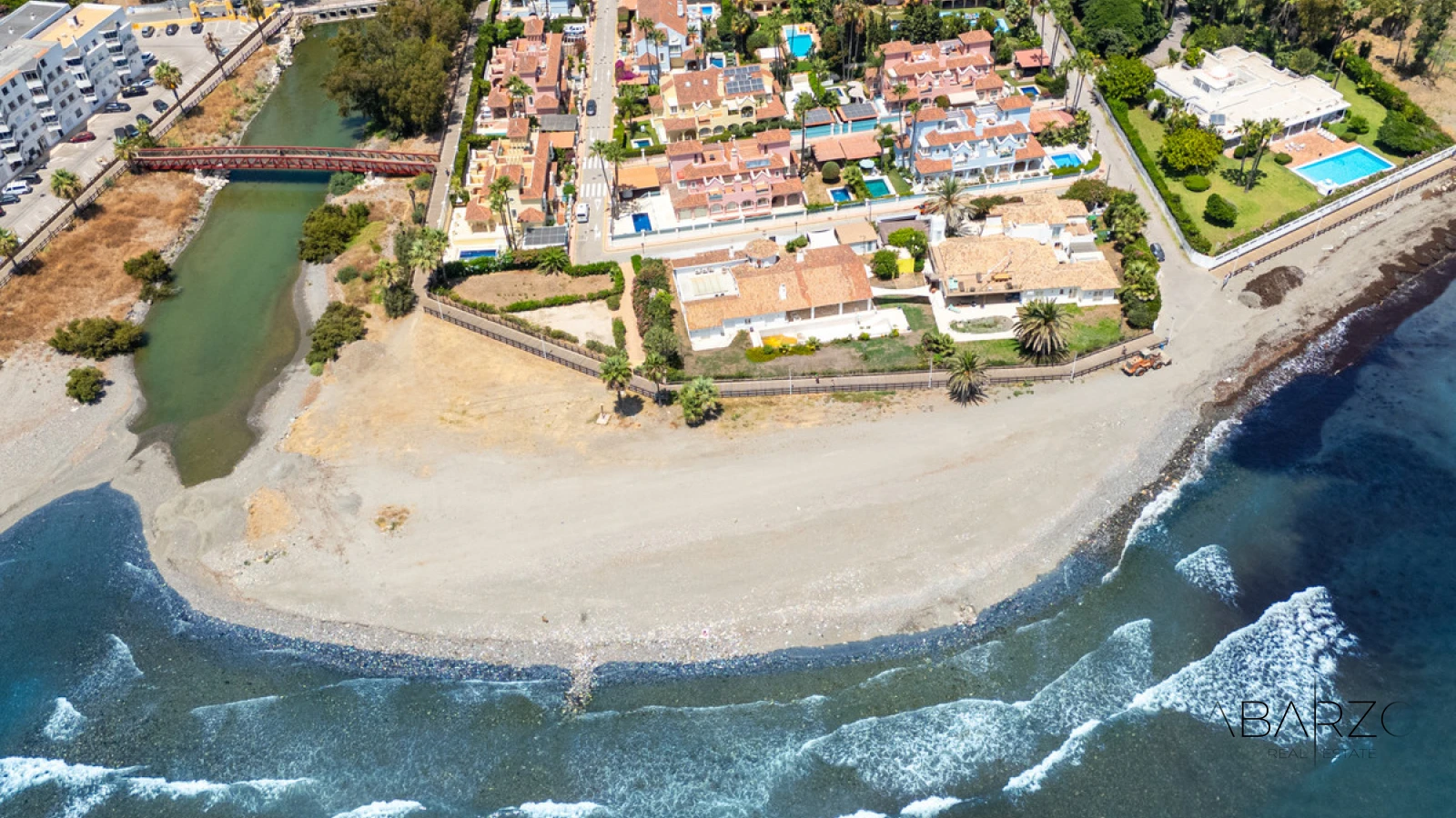 Beachside villa with private pool in exclusive Cortijo Blanco, Marbella — interior, Cortijo Blanco, San Pedro de Alcántara (40 of 41)