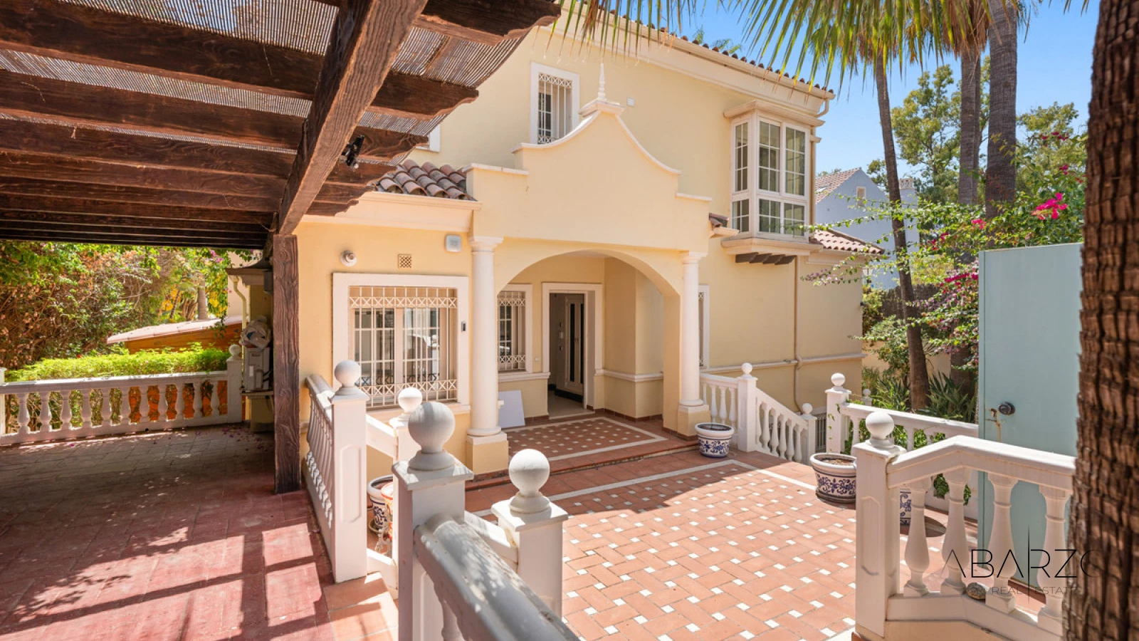 Beachside villa with private pool in exclusive Cortijo Blanco, Marbella — interior, Cortijo Blanco, San Pedro de Alcántara (27 of 41)