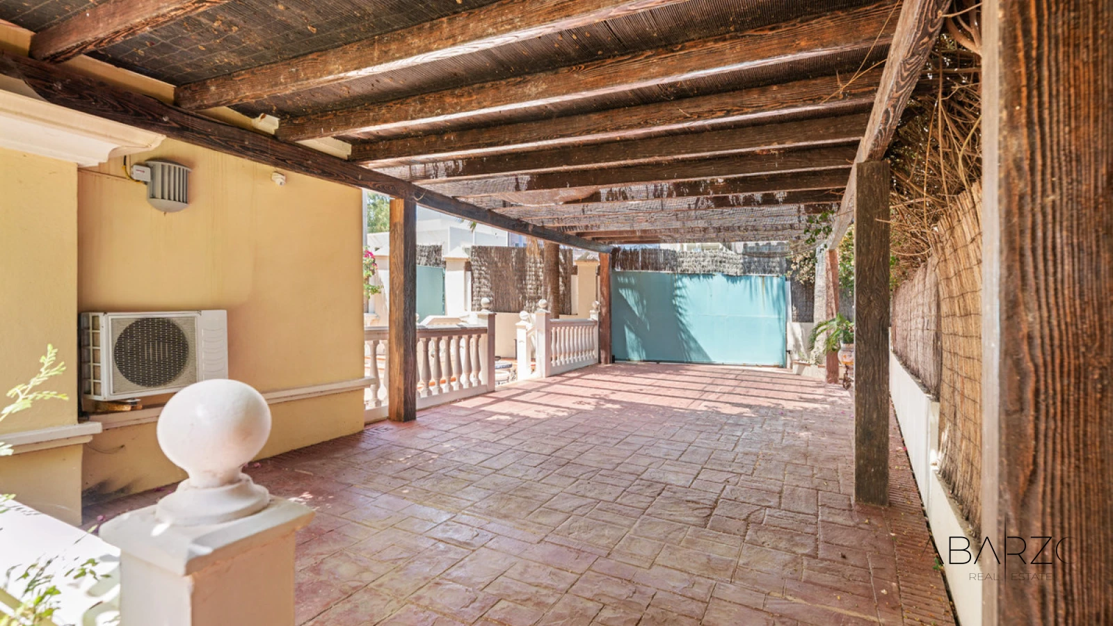 Beachside villa with private pool in exclusive Cortijo Blanco, Marbella — interior, Cortijo Blanco, San Pedro de Alcántara (38 of 41)