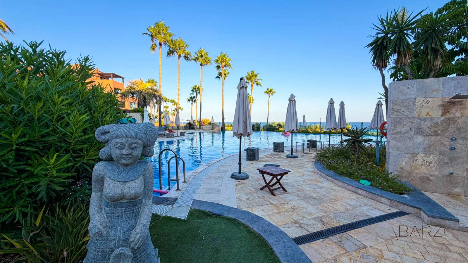 Beautiful beachfront corner apartment with sea views and private garden — interior, New Golden Mile, Estepona (25 of 29)