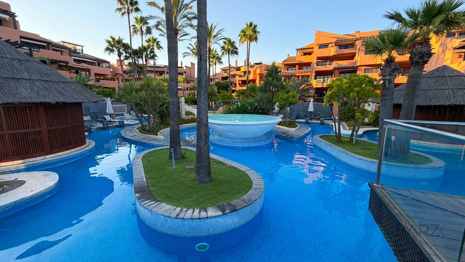 Beautiful beachfront corner apartment with sea views and private garden — interior, New Golden Mile, Estepona (2 of 29)