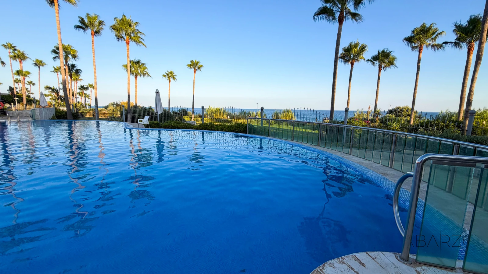 Beautiful beachfront corner apartment with sea views and private garden — interior, New Golden Mile, Estepona (29 of 29)