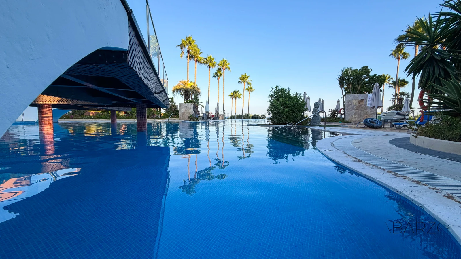 Beautiful beachfront corner apartment with sea views and private garden — interior, New Golden Mile, Estepona (28 of 29)