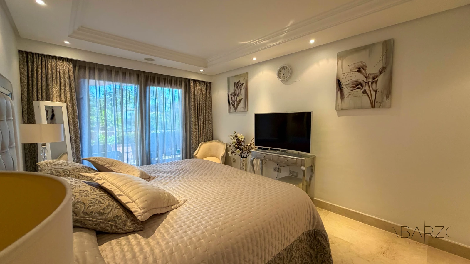 Beautiful beachfront corner apartment with sea views and private garden — interior, New Golden Mile, Estepona (9 of 29)