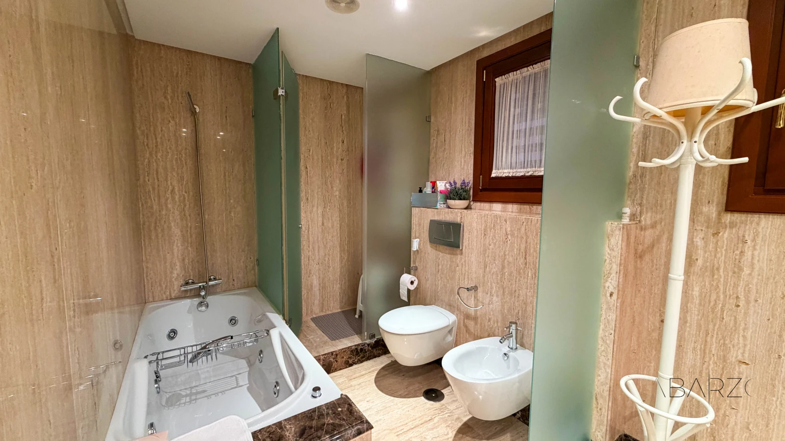 Beautiful beachfront corner apartment with sea views and private garden — interior, New Golden Mile, Estepona (10 of 29)