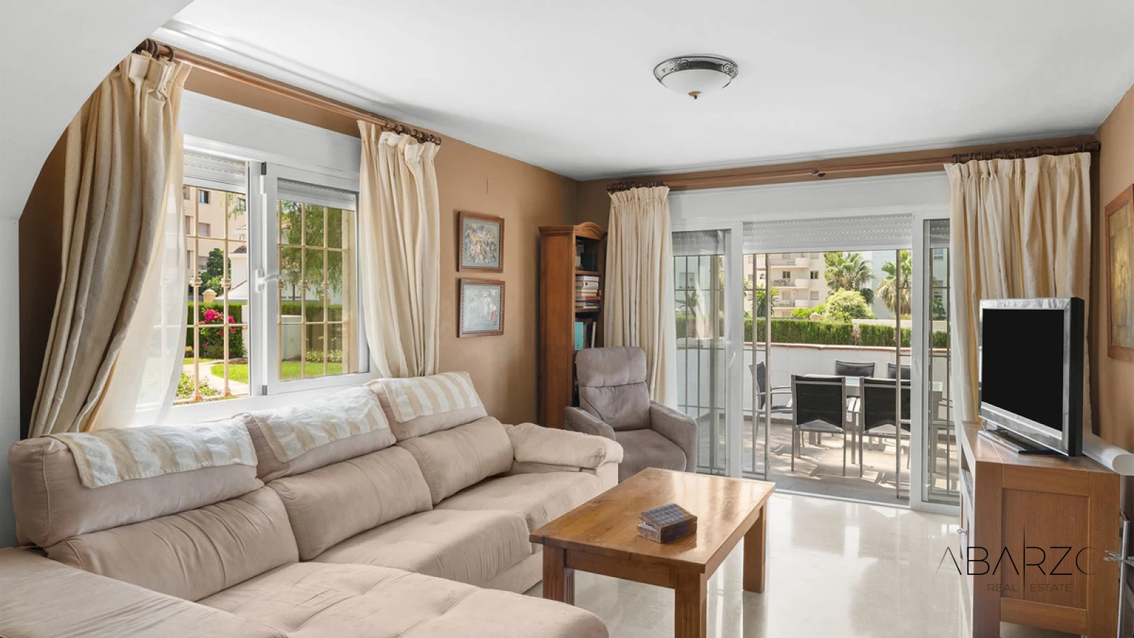 Ground-Floor Apartment with Garden 600 m from Playa del Duque, Nueva Andalucía — interior, Nueva Andalucía, Marbella (5 of 21)