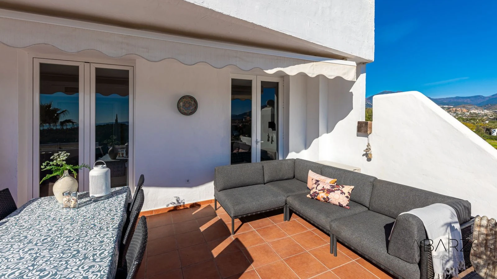 Refurbished Apartment with Sea and Mountain Views and Tourist Licence in Nueva Andalucía, Marbella — interior, Nueva Andalucía, Marbella (13 of 29)