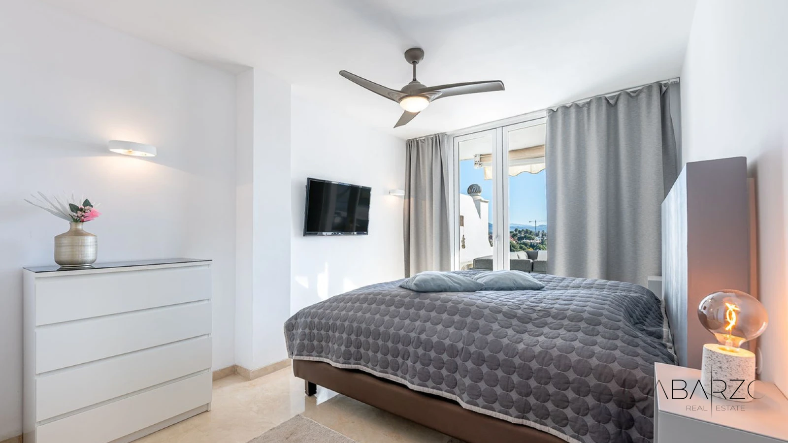 Refurbished Apartment with Sea and Mountain Views and Tourist Licence in Nueva Andalucía, Marbella — interior, Nueva Andalucía, Marbella (20 of 29)