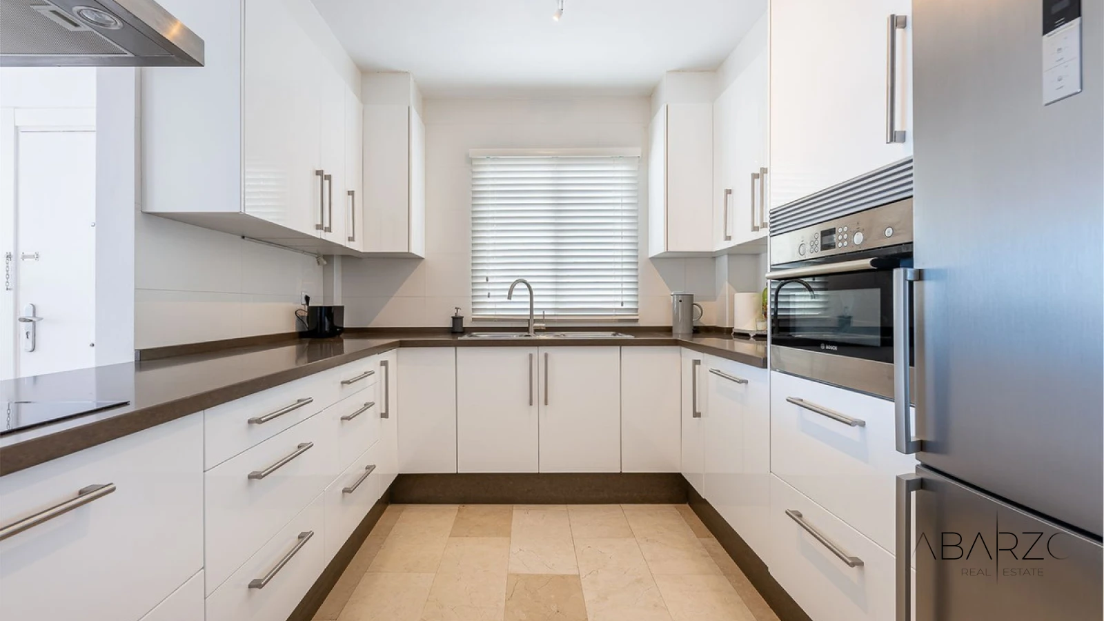 Refurbished Apartment with Sea and Mountain Views and Tourist Licence in Nueva Andalucía, Marbella — interior, Nueva Andalucía, Marbella (6 of 29)