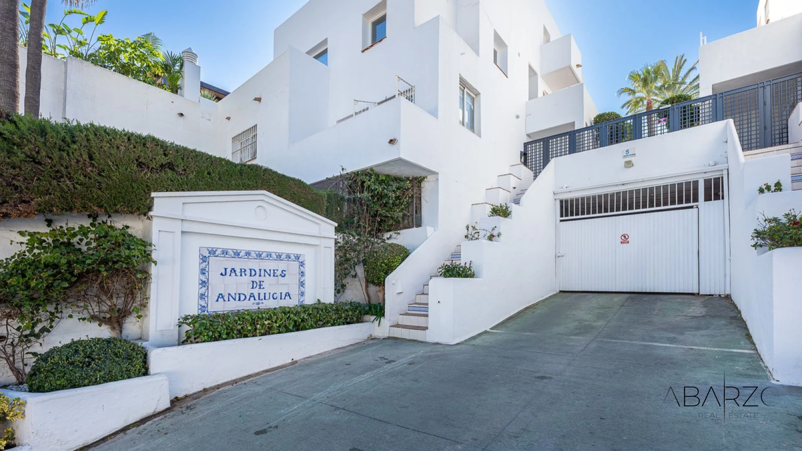Refurbished Apartment with Sea and Mountain Views and Tourist Licence in Nueva Andalucía, Marbella — interior, Nueva Andalucía, Marbella (29 of 29)