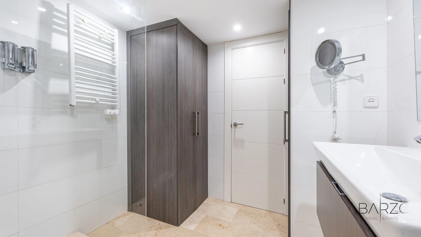 Refurbished Apartment with Sea and Mountain Views and Tourist Licence in Nueva Andalucía, Marbella — interior, Nueva Andalucía, Marbella (27 of 29)