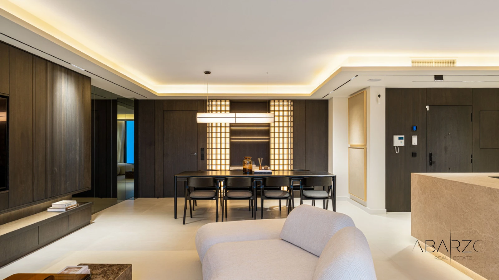 Renovated Four-Bedroom Penthouse with Heated Plunge Pool in Condado de Sierra Blanca, Marbella — interior, Golden Mile, Marbella (27 of 38)