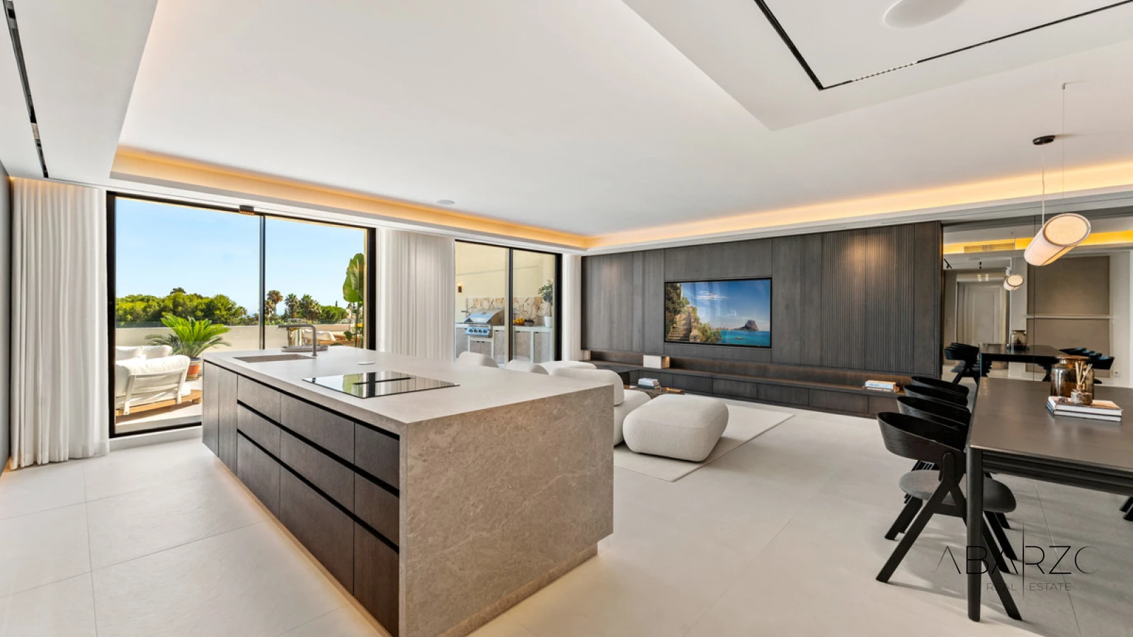 Renovated Four-Bedroom Penthouse with Heated Plunge Pool in Condado de Sierra Blanca, Marbella — interior, Golden Mile, Marbella (13 of 38)