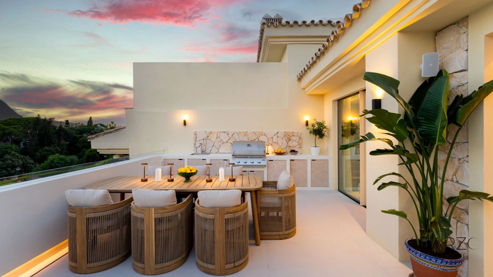Renovated Four-Bedroom Penthouse with Heated Plunge Pool in Condado de Sierra Blanca, Marbella — interior, Golden Mile, Marbella (7 of 38)