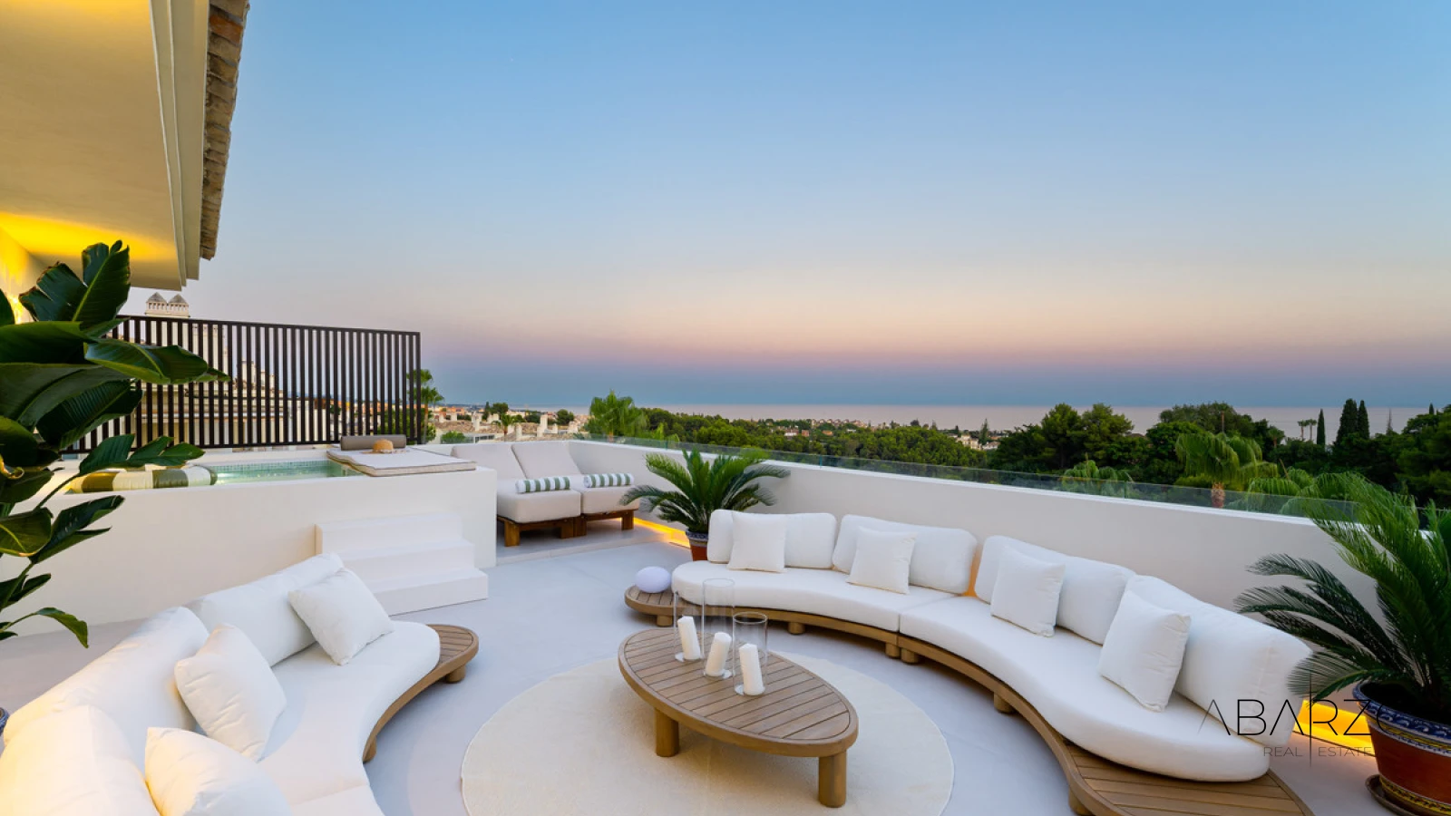 Renovated Four-Bedroom Penthouse with Heated Plunge Pool in Condado de Sierra Blanca, Marbella — interior, Golden Mile, Marbella (30 of 38)