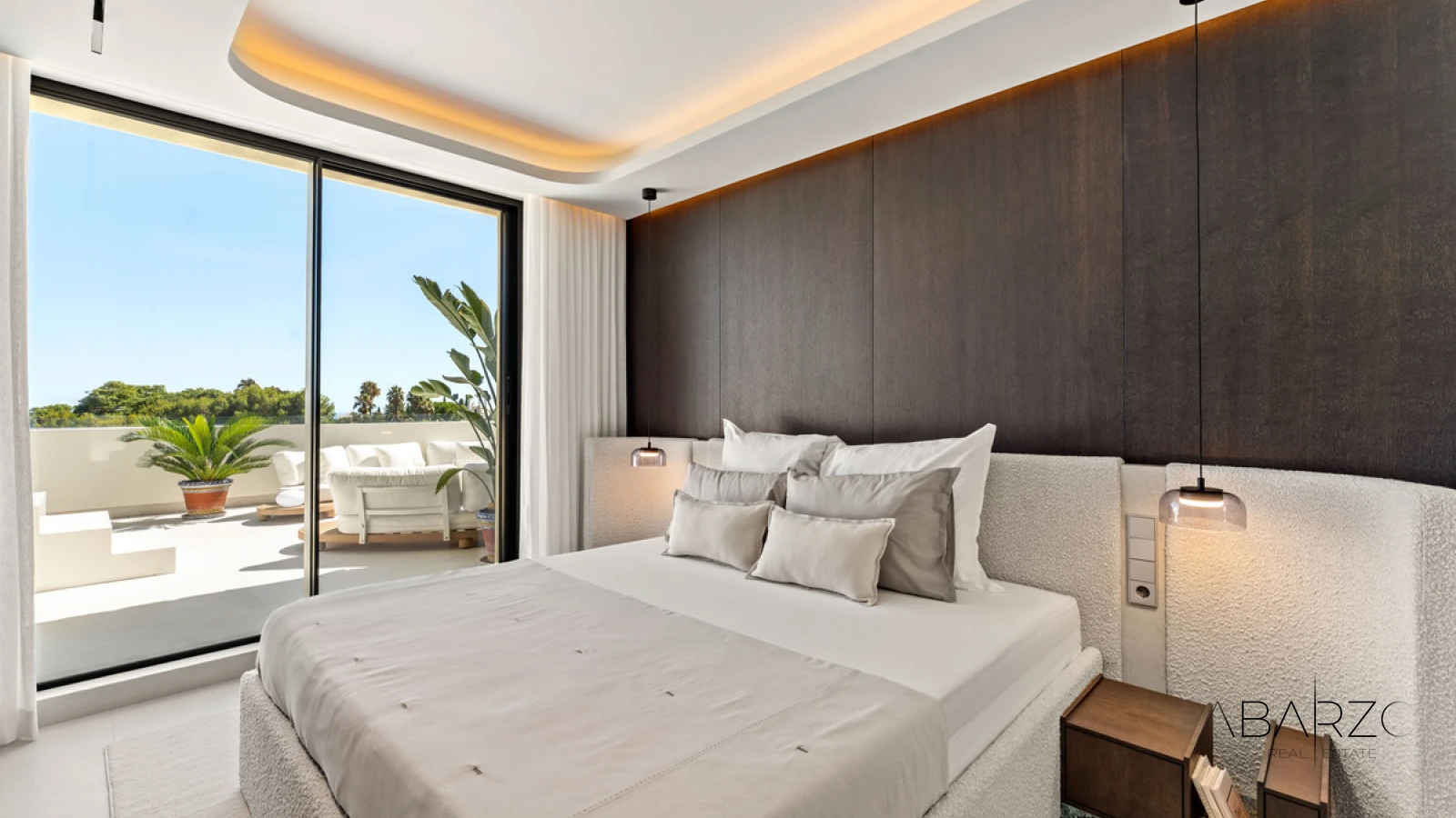 Renovated Four-Bedroom Penthouse with Heated Plunge Pool in Condado de Sierra Blanca, Marbella — interior, Golden Mile, Marbella (15 of 38)