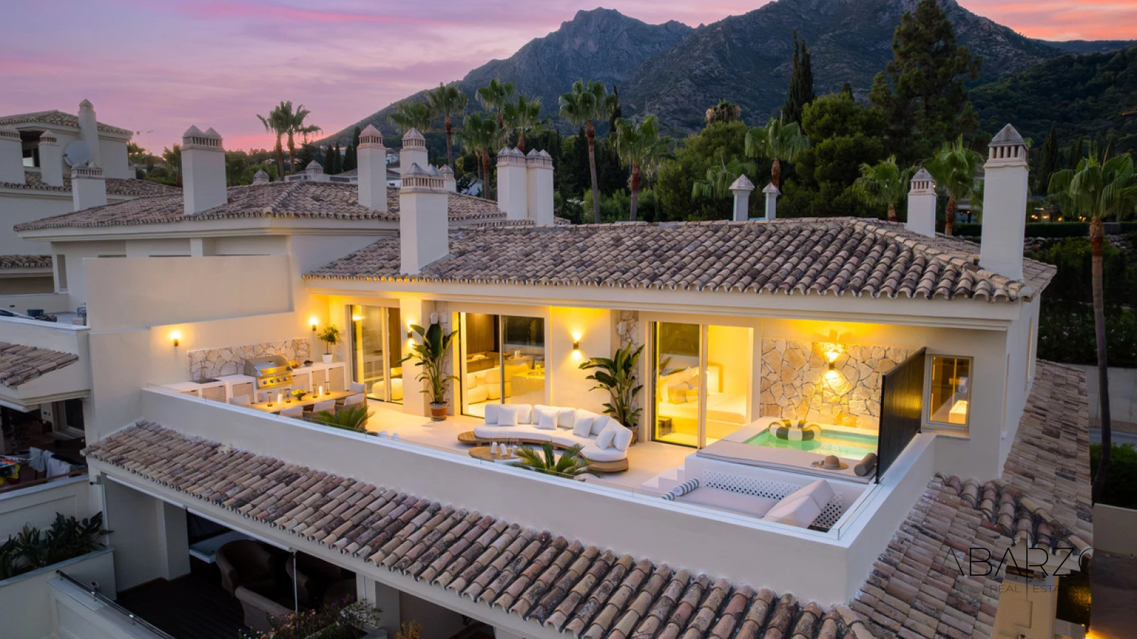 Renovated Four-Bedroom Penthouse with Heated Plunge Pool in Condado de Sierra Blanca, Marbella — luxury property for sale in Golden Mile, Marbella