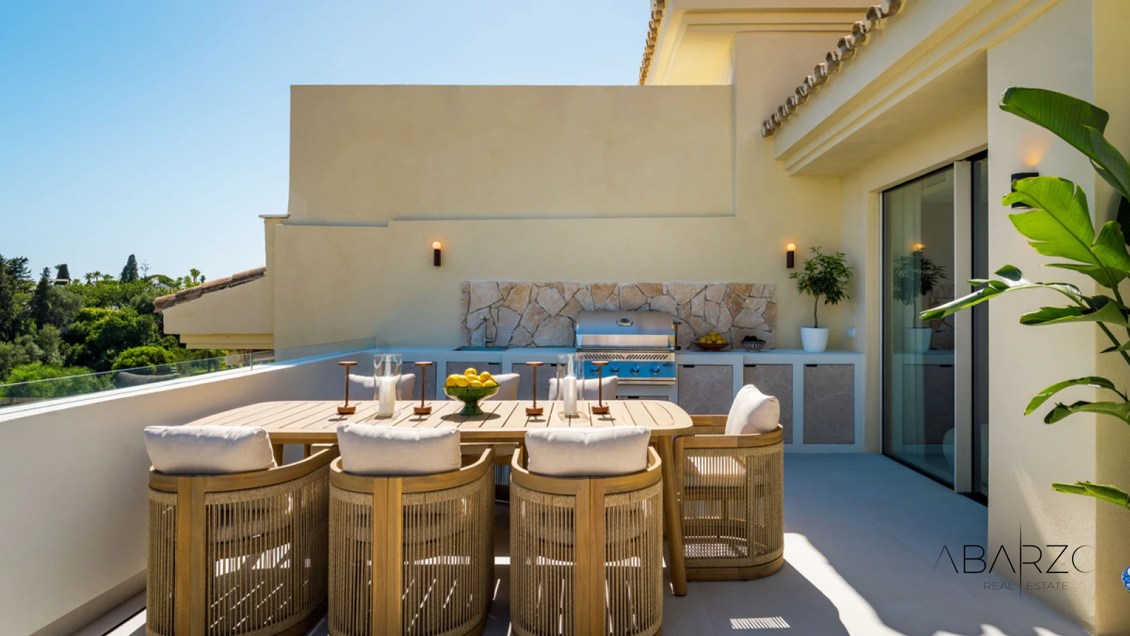 Renovated Four-Bedroom Penthouse with Heated Plunge Pool in Condado de Sierra Blanca, Marbella — interior, Golden Mile, Marbella (6 of 38)