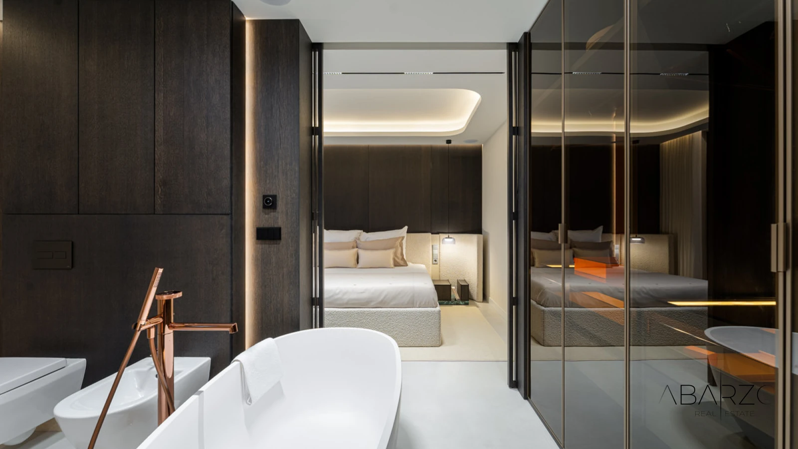 Renovated Four-Bedroom Penthouse with Heated Plunge Pool in Condado de Sierra Blanca, Marbella — interior, Golden Mile, Marbella (19 of 38)