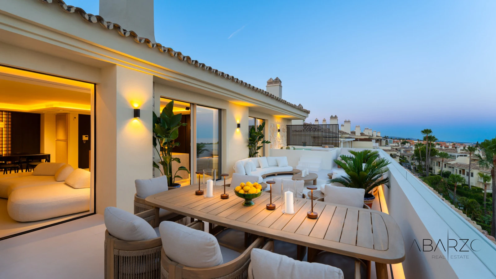 Renovated Four-Bedroom Penthouse with Heated Plunge Pool in Condado de Sierra Blanca, Marbella — interior, Golden Mile, Marbella (29 of 38)