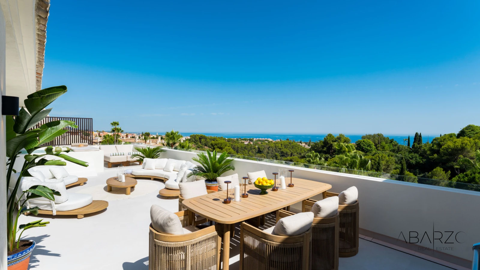 Renovated Four-Bedroom Penthouse with Heated Plunge Pool in Condado de Sierra Blanca, Marbella — interior, Golden Mile, Marbella (3 of 38)