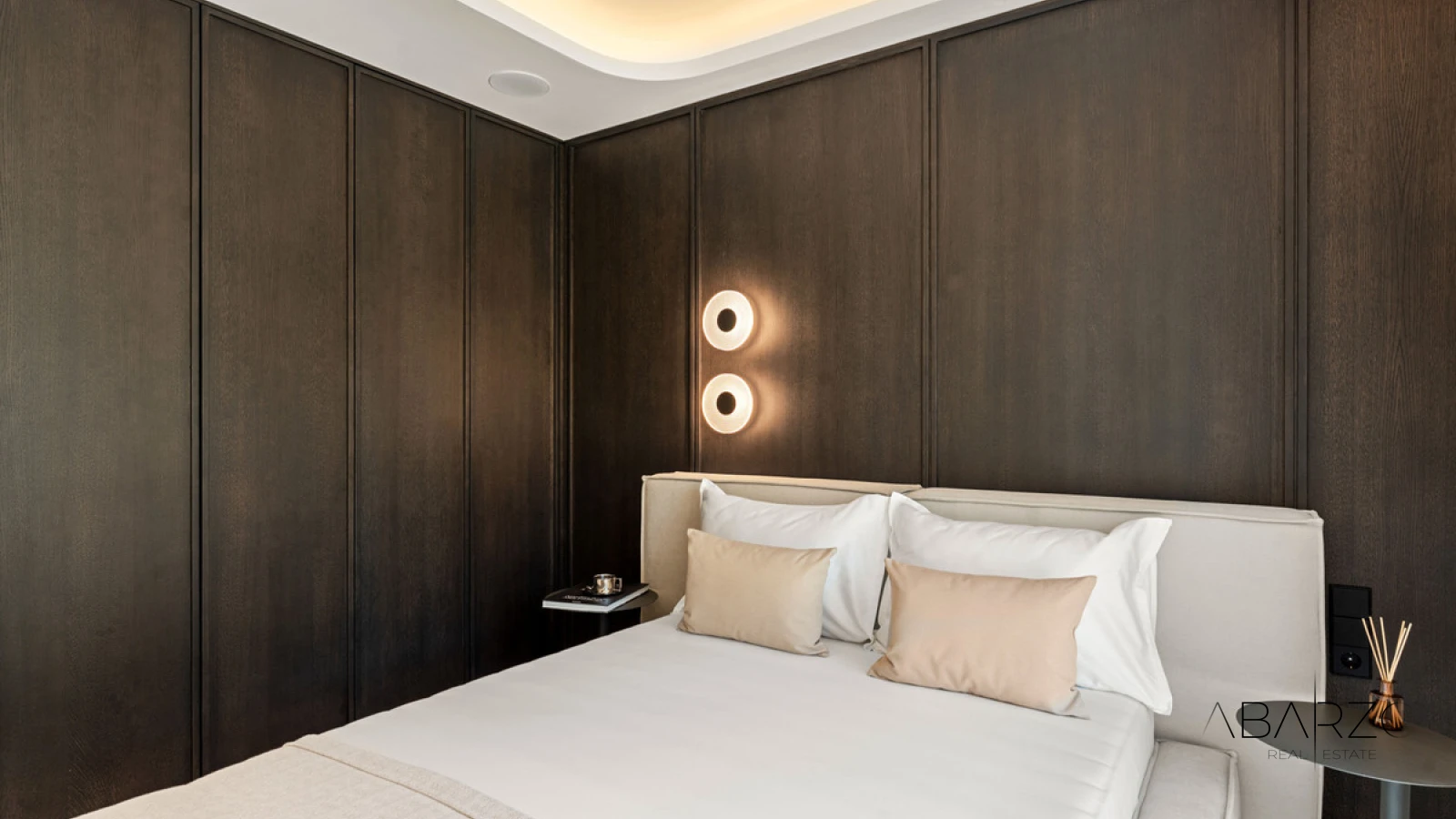 Renovated Four-Bedroom Penthouse with Heated Plunge Pool in Condado de Sierra Blanca, Marbella — interior, Golden Mile, Marbella (37 of 38)