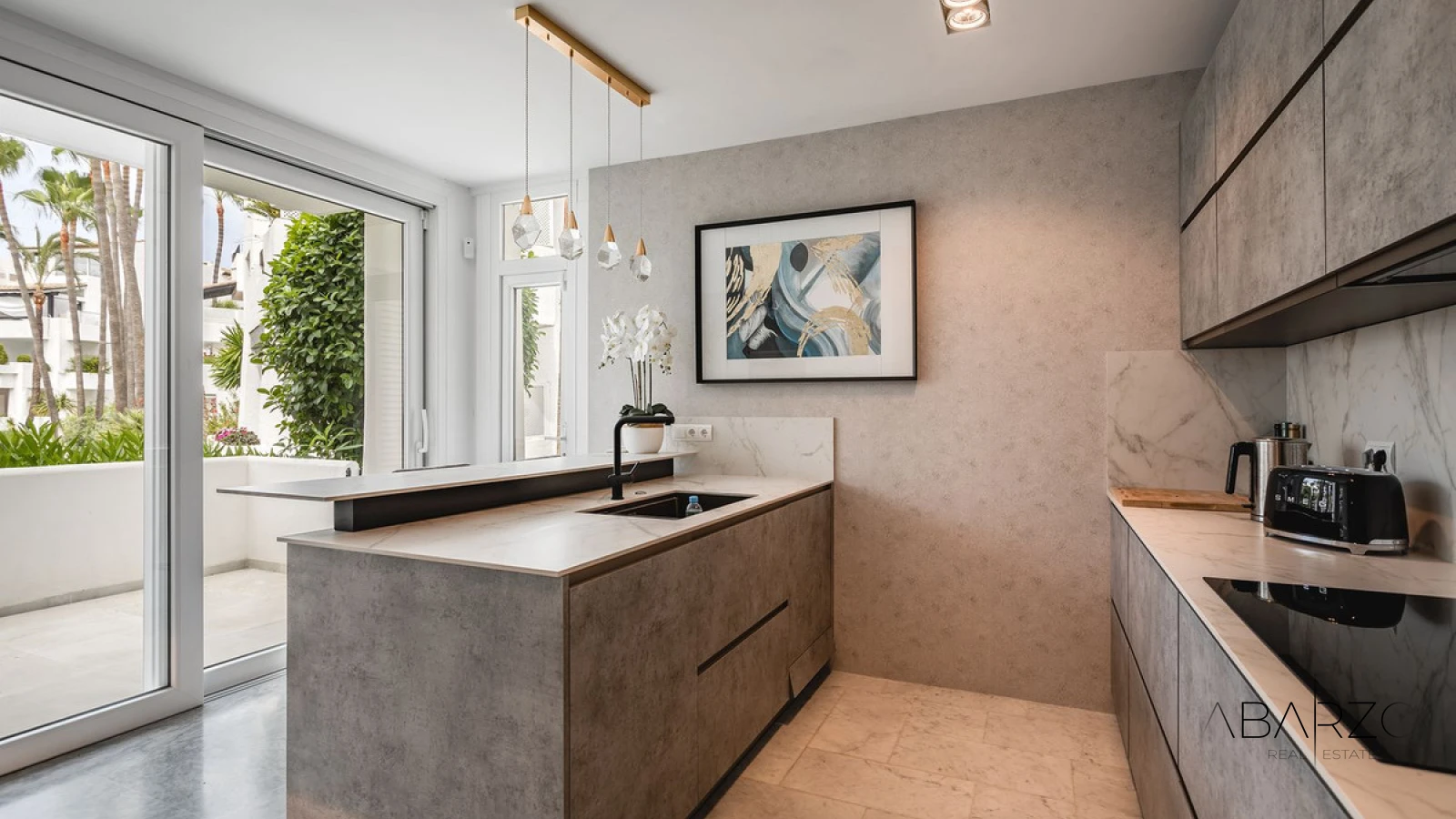 Southwest-Facing Renovated Apartment in Marina de Puente Romano, Marbella Golden Mile — interior, Golden Mile, Marbella (38 of 48)