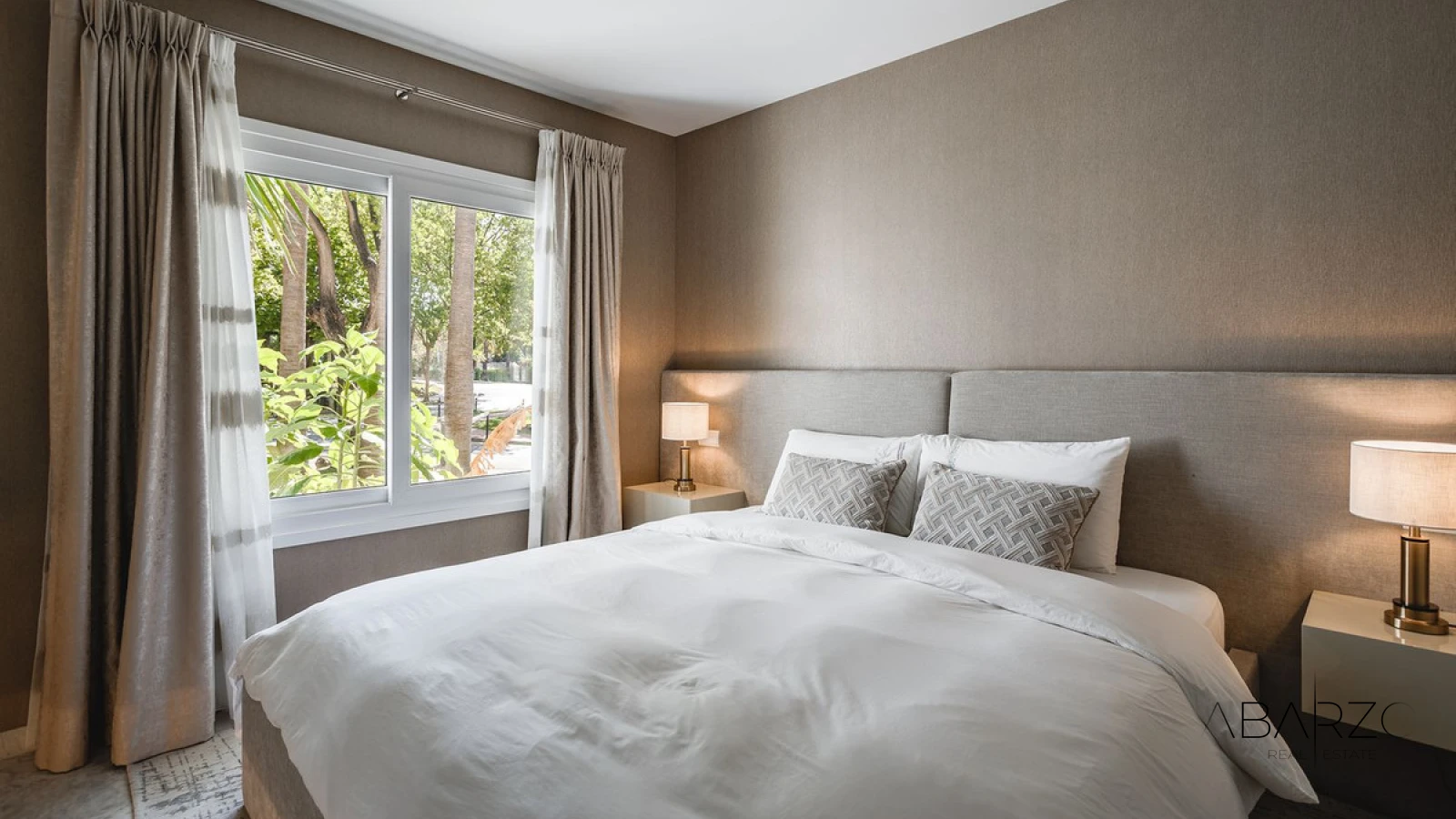 Southwest-Facing Renovated Apartment in Marina de Puente Romano, Marbella Golden Mile — interior, Golden Mile, Marbella (31 of 48)